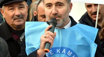 Türkiye Kamu-Sen üyeleri, memur maaş zammını bordro yakarak protesto etti