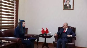 Vali Çakacak, Milli Voleybolcu Meryem Boz'u kabul etti