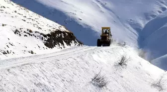 Cenazeye gitmek için yola çıktılar fakat kara saplandılar