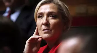 Fransa'da aşırı sağcı partinin lideri Le Pen: '2022'de aday olacağım'