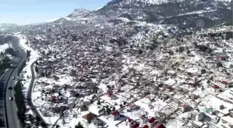 Adanalıların kar hasretini gideren yaylalar beyaza büründü