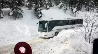 Kar nedeniyle mahsur kalan öğrenciler kurtarıldı