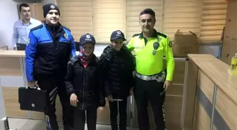 Polislerden öğrencilere karne sürprizi