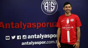 Antalyaspor, Veysel Sarı'yı transfer etti