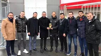 Altay'ın kralı ödülünü aldı