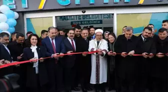 Özheseki Şanlıurfa'da sosyal market açılışına katıldı