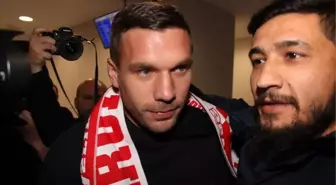 Antalyaspor'dan Podolski'den eski takımına duygusal veda