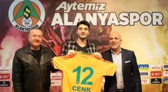 Cenk Gönen resmi sözleşmeyi imzaladı