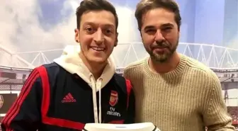 Mesut Özil'e Londra'da özel konuk