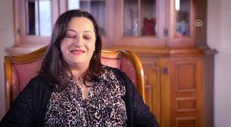 Nevra Serezli: 'Biz tiyatrocular oyun sonrası 10 dakika için 50 yılımızı veriyoruz' (1)