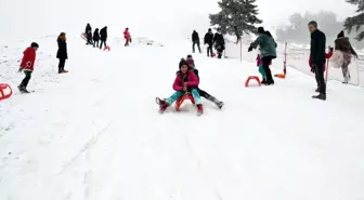 Sevgi evlerinde kalan çocuklar Keltepe Kayak Merkezi'nde doyasıya eğlendi