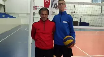 Simavlı genç voleybolcu kampa çağrıldı