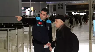 Pasaport polisleri yeni kıyafetlerini giydi