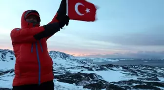 Türk ekip Grönland'daki buzul vadisini kızakla böyle geçti