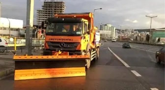 Kar küreme araçlarından kar ve buzlanma nöbeti