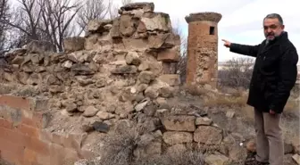 Tarihi camiden geriye minaresi kaldı