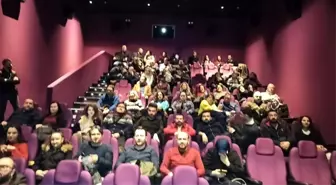 41 Burda AVM, gazetecileri sinema filminde buluşturdu