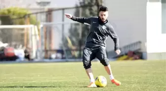 Denizlispor'da yeni transfer Özgür Çek ilk idmanında