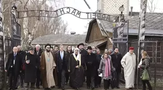 Müslüman dini liderler, Polonya'daki Auschwitz Nazi toplama kampını ziyaret edip namaz kıldı