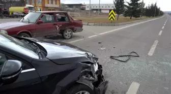 Tavşanlı'da trafik kazası: 3 yaralı