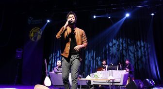 Yusuf Güney 'Arabesk'in Kralları'nı taklit etti