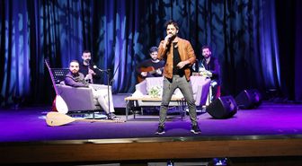 Yusuf Güney 'Arabesk'in Kralları'nı taklit etti