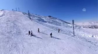 Bitlis'teki kayak merkezinde sömestir yoğunluğu