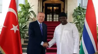 Cumhurbaşkanı Erdoğan, Gambiya Devlet Başkanı Barrow ile başbaşa görüştü