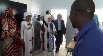 Emine Erdoğan, Gambiya'da cami ve okul açtı (2)