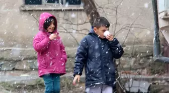 Depremin merkezinde kar yağışı başladı