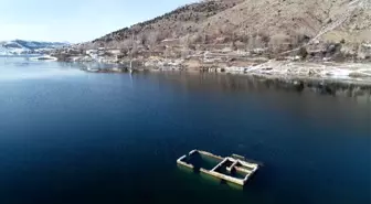 Suların çekildiği barajda minareden sonra evler de ortaya çıktı