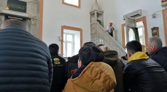 Cuma hutbesinin konusu 'deprem' oldu
