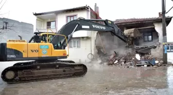 Deprem bölgesinde çalışmalar devam ediyor