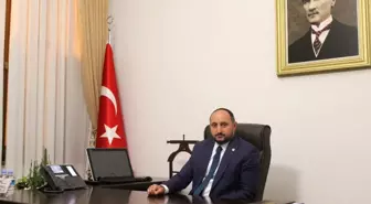 İsmail Emrah Karayel: 'Türk Milletinin simgesi olan bayrağımıza yapılan hadsiz eylem kabul edilemez'