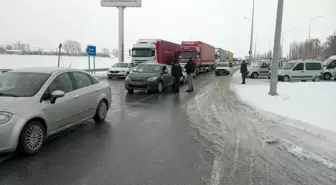 Sivas-Malatya kara yolu tipi nedeniyle ulaşıma kapandı