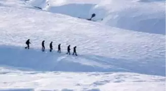 Doğu Anadolu'da yoğun kar yağışı etkili oldu