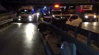 Otomobil bariyerlere çarptı 1 yaralı