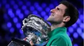Finalde Thiem'i mağlup eden Djokovic sekizinci Avustralya Açık şampiyonluğunu elde etti