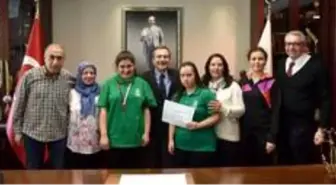 Özel sporcular sevinçlerini Başkan Ataç'la paylaştı