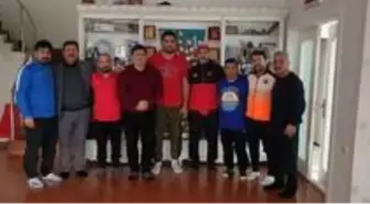 Taha Akgül'e milli takım hocalarından moral ziyareti