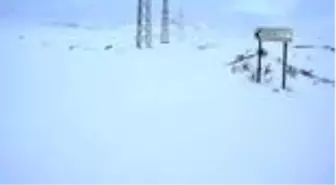 Tendürek Dağı eteğinde kar nedeniyle kapanan 8 köy yolu ulaşıma açıldı