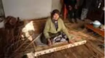 Hasır dokuma sanatını yaşatmaya çalışıyor
