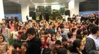 TRT Çocuk'un sevilen karakterileri Forum Erzurum'da çocuklarla buluştu