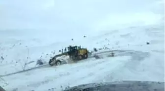 Aşkale'de kapanan köy yolları ulaşıma açılıyor