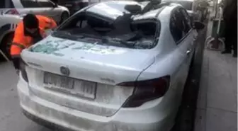 Bilecik'te kuvvetli rüzgar nedeniyle çatılardan kopan parçalar hasara yol açtı