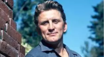 Hollywood efsanesi Kirk Douglas 103 yaşında hayatını kaybetti