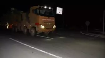 Suriye sınırına askeri sevkiyat sürüyor