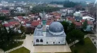 Bu caminin minaresinde 12 bin parça çini var