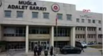 Muğla sevgilisiyle kiralık katil tutup boşanmak üzere olduğu eşini öldürtmüş