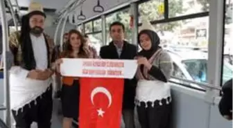 Halk otobüsünde yolculara 'Sütçü İmam' ve 'Senem Ayşe' sürprizi